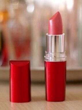 DISCONTINUED Maybelline Moisture Extreme Lipstick